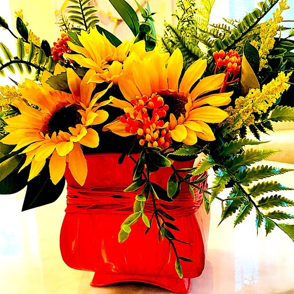 Spring/Summer Floral Arrangement , Sunflower Faux Floral Arrangement. - Picture 3 of 7